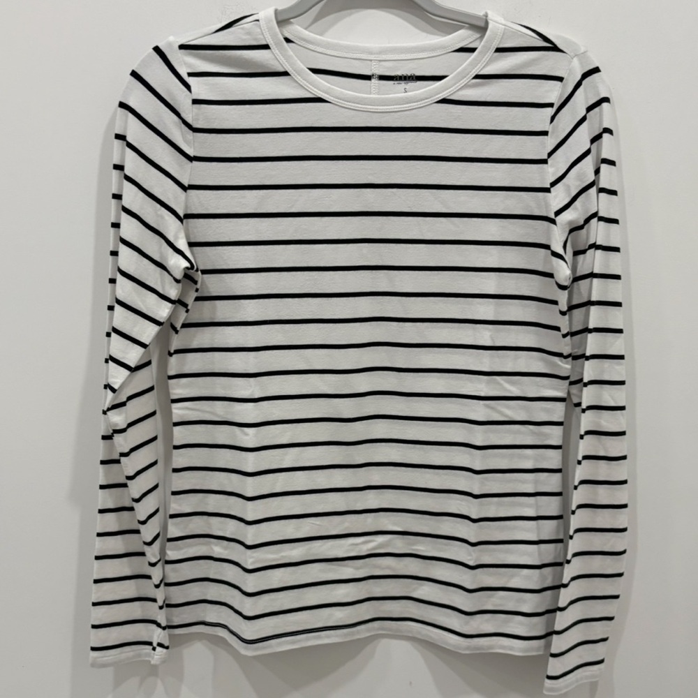 a.n.a Women’s Crew Neck Long Sleeve T-Shirt Black White Stripped Cotton Blend